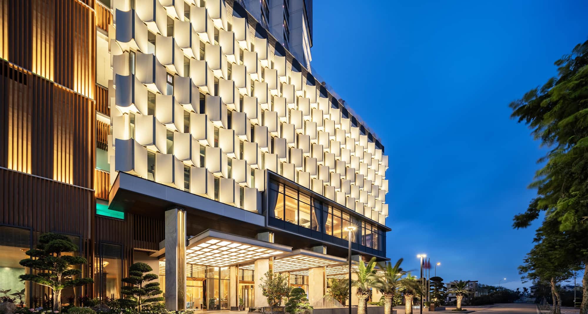 Radisson Blu Hotel, Ha Long Bay - Main entrance and outside signage