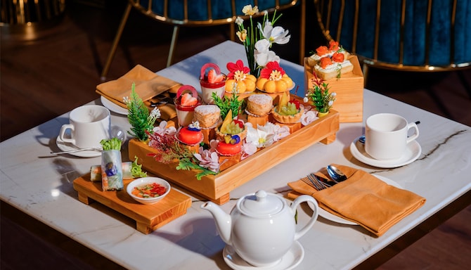 Radisson Blu Hotel, Ha Long Bay - High Tea