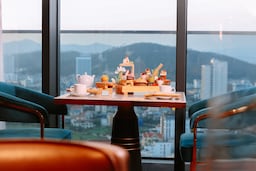 Radisson Blu Hotel, Ha Long Bay - Autumn Hightea