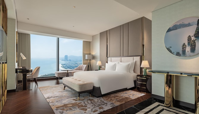 Radisson Blu Hotel, Ha Long Bay - Executive Room Bay View