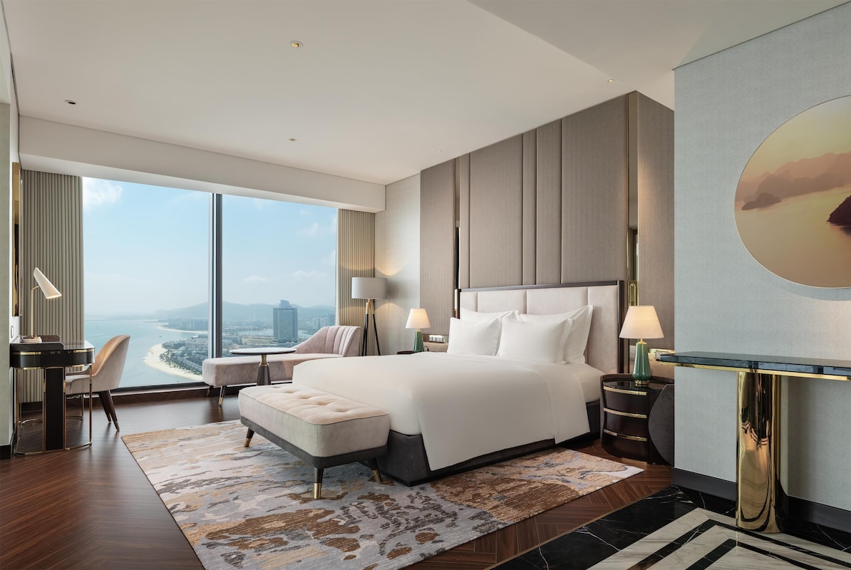 Radisson Blu Hotel, Ha Long Bay - Family Room Bay View