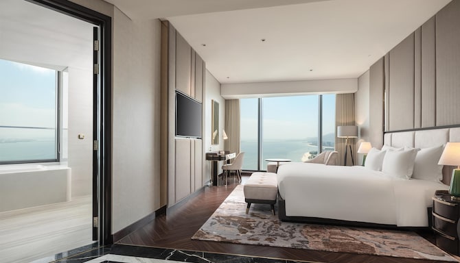 Radisson Blu Hotel, Ha Long Bay - Family Room Bay View