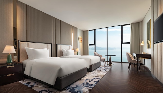 Radisson Blu Hotel, Ha Long Bay - Deluxe Room Bay View