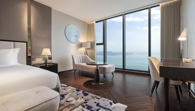 Radisson Blu Hotel, Ha Long Bay - Deluxe Room Bay View
