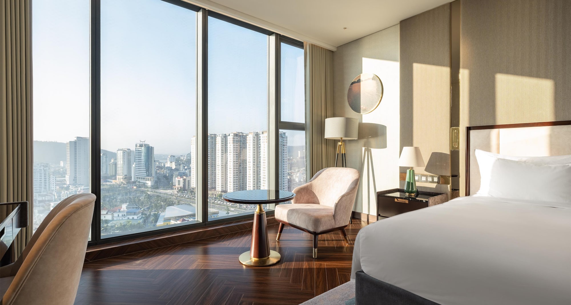 Radisson Blu Hotel, Ha Long Bay - Deluxe Room Lake View