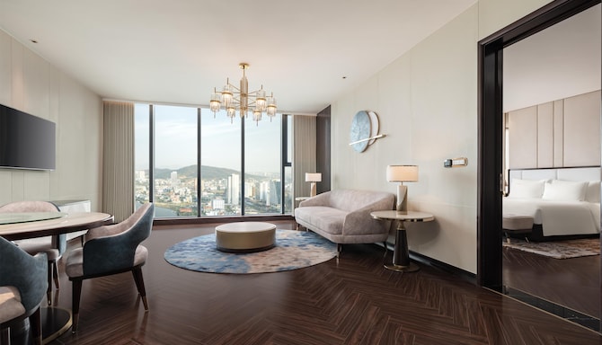 Radisson Blu Hotel, Ha Long Bay - Two Bedroom Suite Lake View