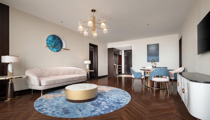 Radisson Blu Hotel, Ha Long Bay - Two Bedroom Suite Lake View