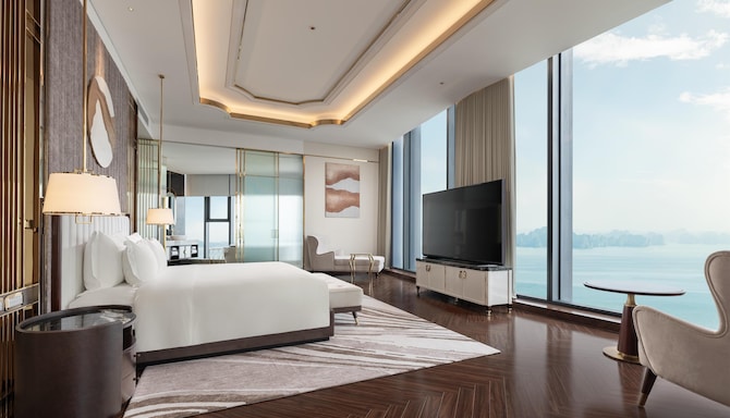 Radisson Blu Hotel, Ha Long Bay - Presidential Suite Bay View