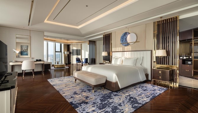 Radisson Blu Hotel, Ha Long Bay - One Bedroom Suite Panoramic View