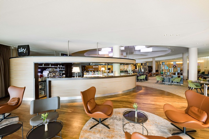 Hamburg Airport bar: Reserve a table at Circle | Radisson Blu