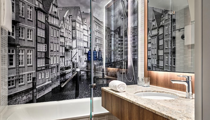 Radisson Blu Hotel, Hamburg Airport - Salle de bain de la chambre