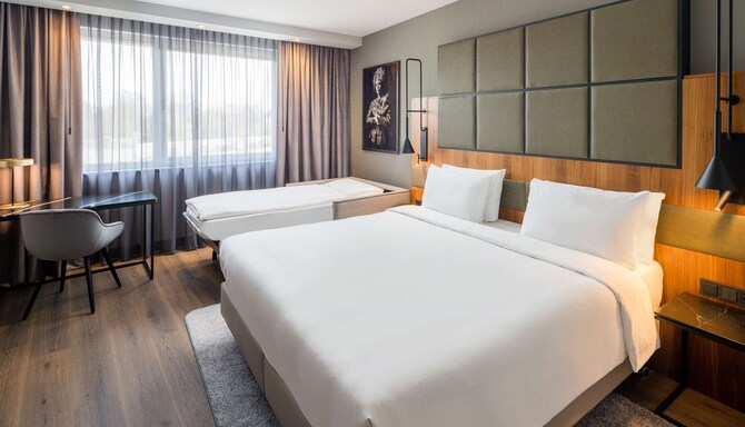 Radisson Blu Hamburg Airport Park Sleep & Fly www.radissonhotels.com