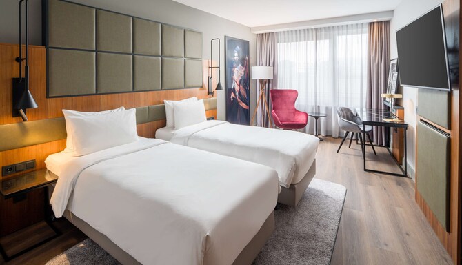 Radisson Blu Hamburg Airport Park Sleep & Fly www.radissonhotels.com