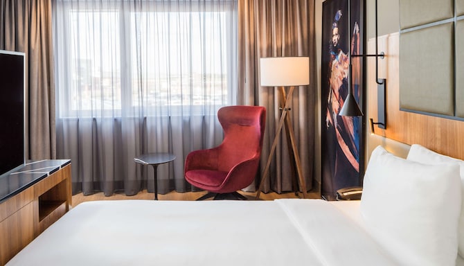 Radisson Blu Hamburg Airport Park Sleep & Fly www.radissonhotels.com