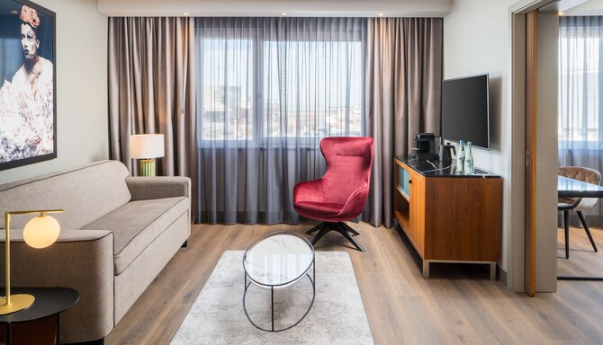 Hotel Close To Hamburg Airport - Book Now 