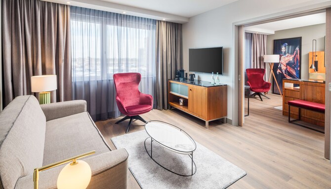 Radisson Blu Hamburg Airport Park Sleep & Fly www.radissonhotels.com