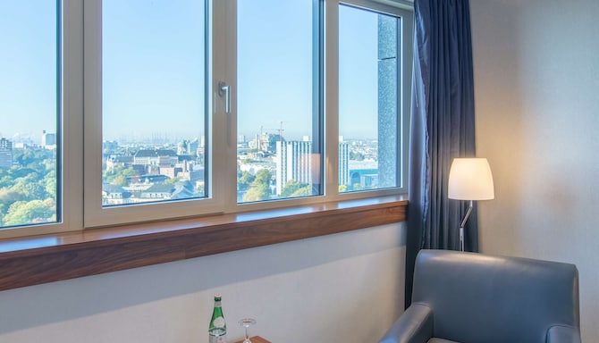 Radisson Blu Hotel, Hamburg - Guest Room view
