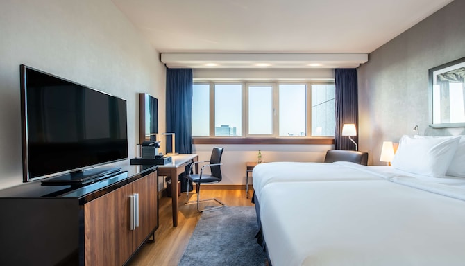 Radisson Blu Hotel, Hamburg - Premium Room panorama view