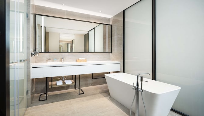 Radisson Blu Hotel Hangzhou Xintiandi - Guest room bathroom