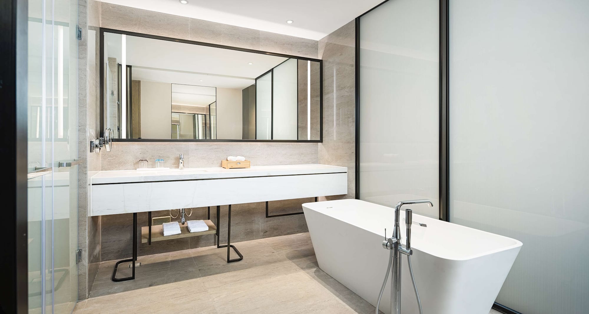 Radisson Blu Hotel Hangzhou Xintiandi - Guest room bathroom