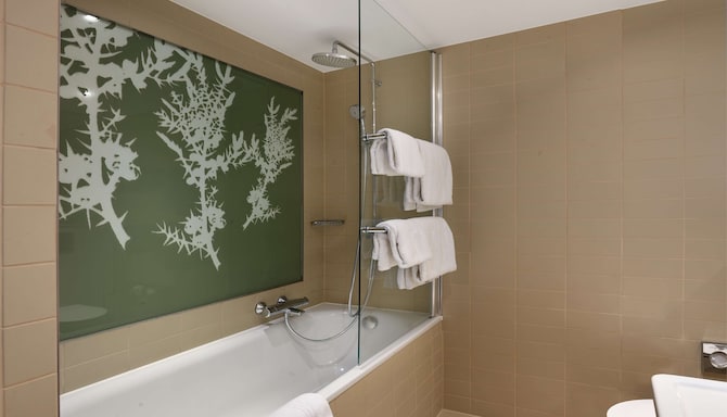 Radisson Blu Hotel, Hasselt - Guest room bathroom