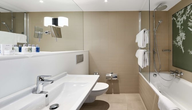 Radisson Blu Hotel, Hasselt - Guest room bathroom
