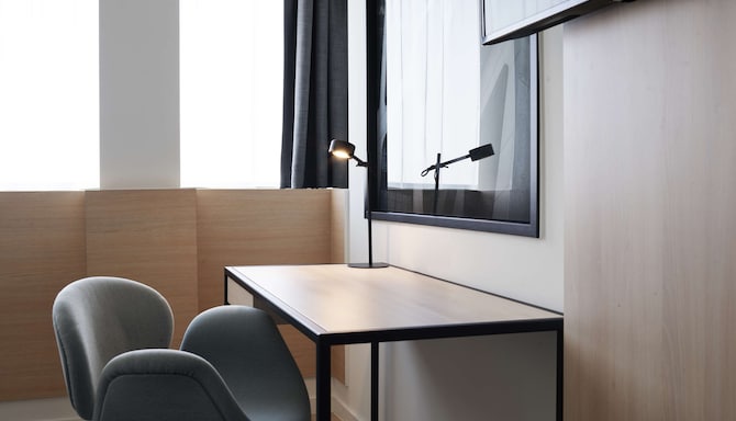 Radisson Blu Hotel, Hasselt - Guest room desk