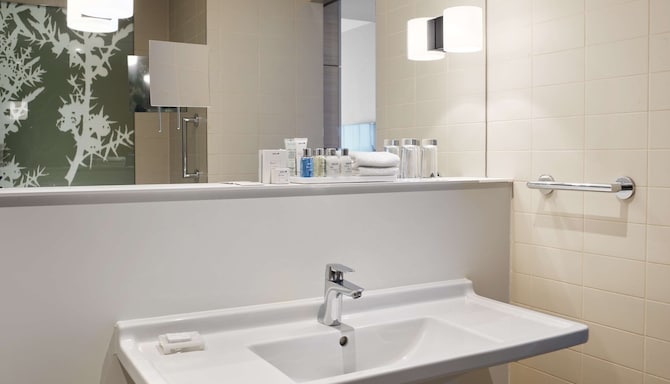 Radisson Blu Hotel, Hasselt - Standard Room bathroom