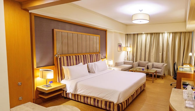Radisson Blu Hotel, Indore - Deluxe Room