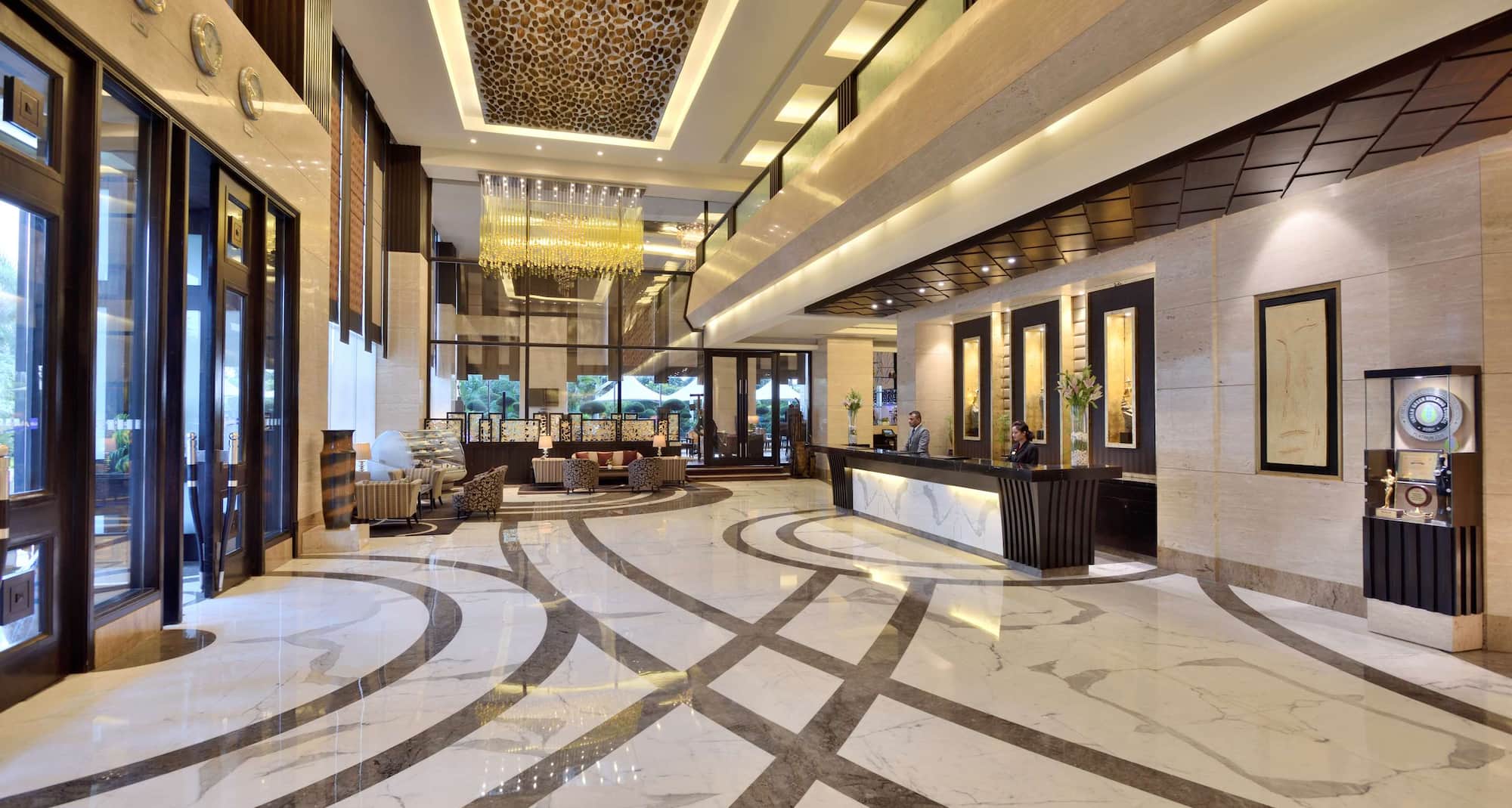 Radisson Blu Hotel Indore - लॉबी