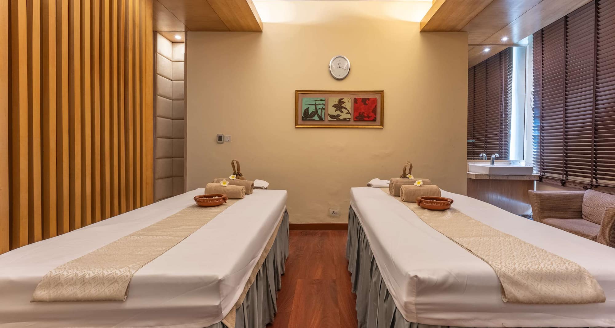 Radisson Blu Hotel, Indore - Tattva Spa couples treatment room