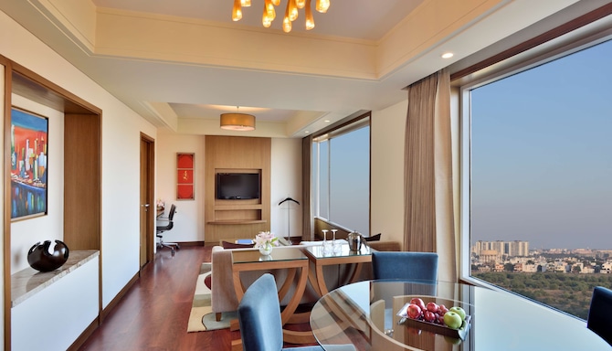 Radisson Blu Hotel, Indore - One Bedroom Suite