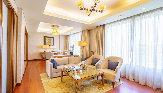 Radisson Blu Hotel, Indore - Presidential suite
