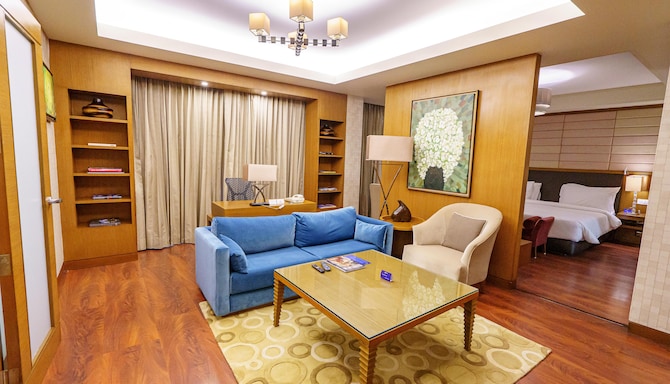 Radisson Blu Hotel, Indore - Presidential suite