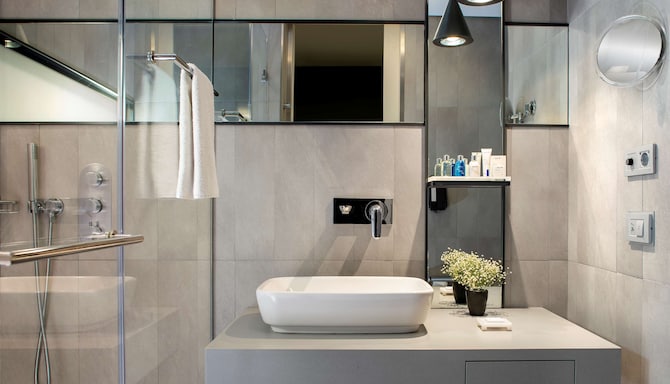 Radisson Blu Hotel, Istanbul Asia - Bathroom detail