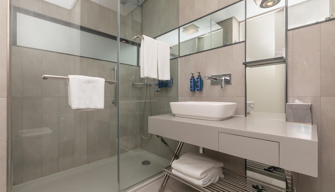 Radisson Blu Hotel, Istanbul Asia - Superior Room - High Floor