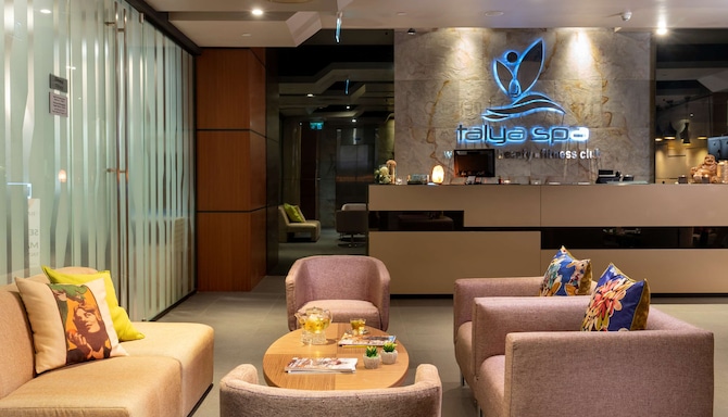 Radisson Blu Hotel, Istanbul Asia - Spa entrance