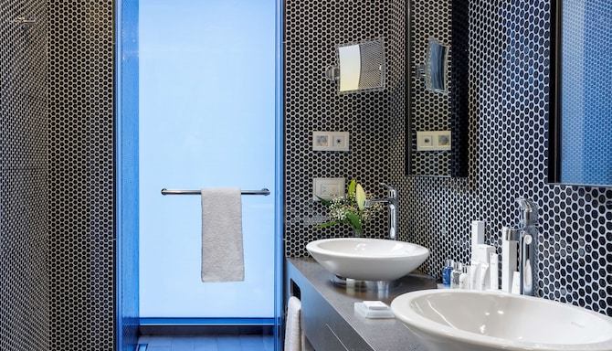 Radisson Blu Hotel, Istanbul Asia - One Bedroom Suite, bathroom