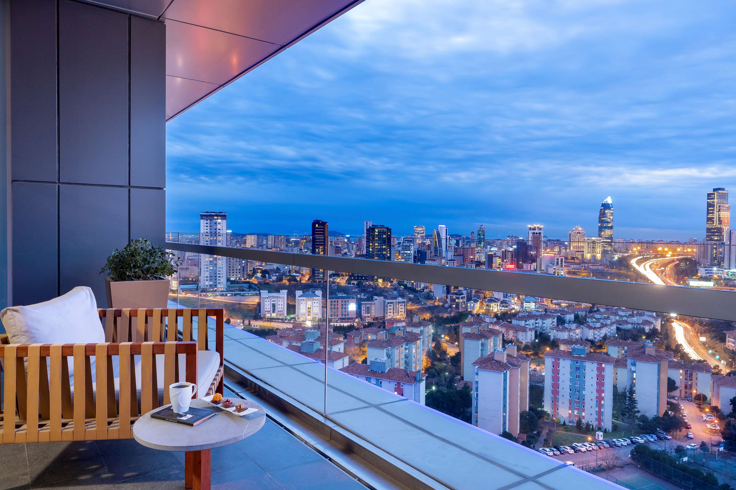 Radisson Blu Hotel, Istanbul Asia - Junior Suite with Terrace - City View