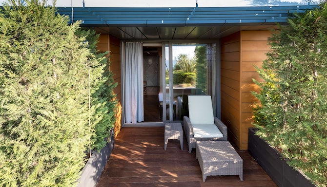 Radisson Blu Hotel, Istanbul Ottomare - Garden view from Premium Room