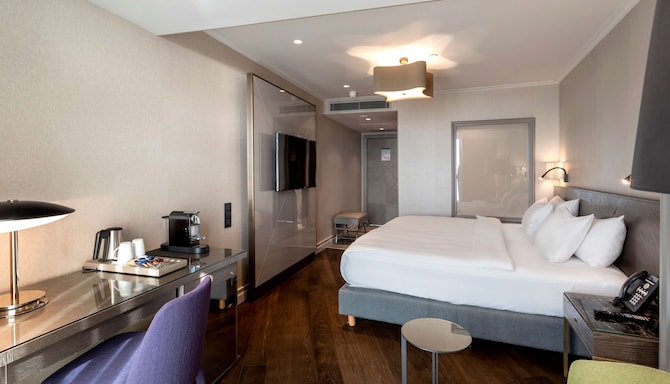 Radisson Blu Hotel, Istanbul Ottomare - Premium Room with balcony & sea view