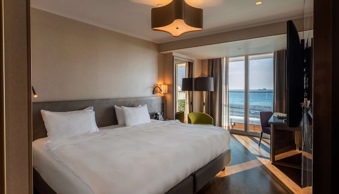 Radisson Blu Hotel, Istanbul Ottomare - Premium Room with balcony & sea view