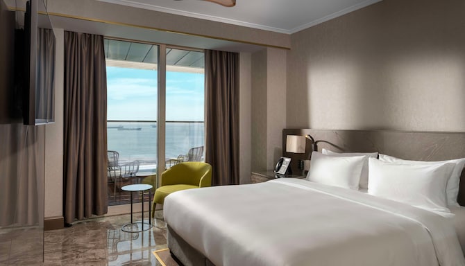 Radisson Blu Hotel, Istanbul Ottomare - Premium Room with Balcony-Sea View