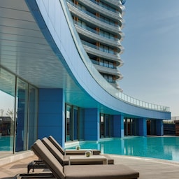 Radisson Blu Hotel Istanbul Ottomare - Outdoor Pool Deck