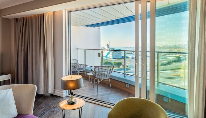 Radisson Blu Hotel Istanbul Ottomare - Junior suite with sea view & balcony