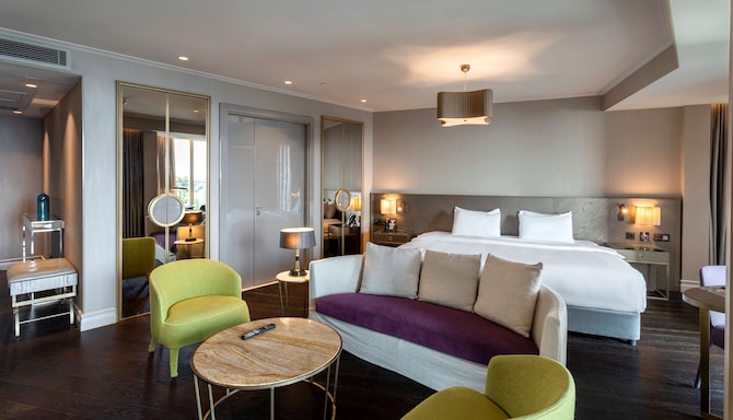Radisson Blu Hotel Istanbul Ottomare - Junior suite with sea view & balcony