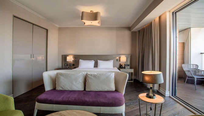 Radisson Blu Hotel Istanbul Ottomare - Junior suite with sea view & balcony