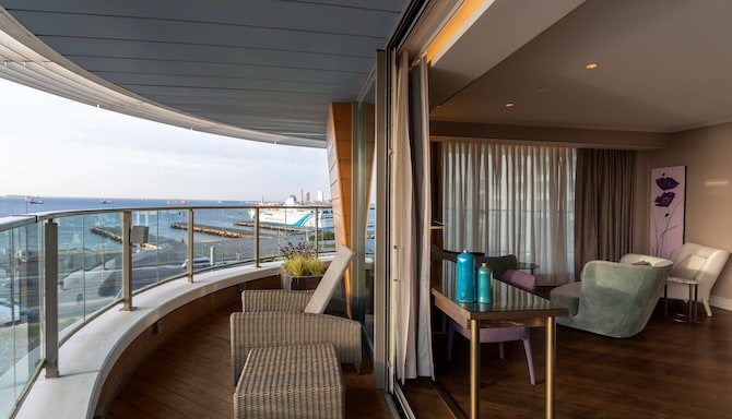 Radisson Blu Hotel, Istanbul Ottomare - Suite with Balcony - Sea View