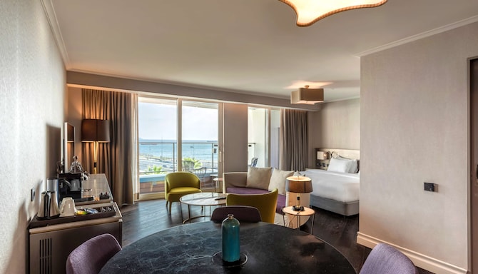 Radisson Blu Hotel, Istanbul Ottomare - Suite with Balcony - Sea View