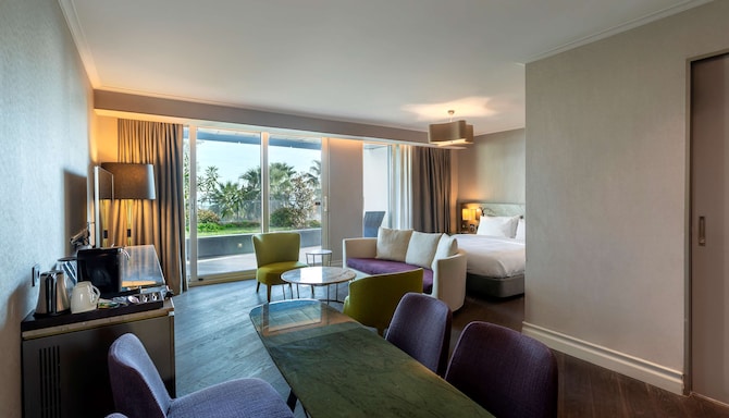 Radisson Blu Hotel, Istanbul Ottomare - Junior Suite with Balcony - Garden View